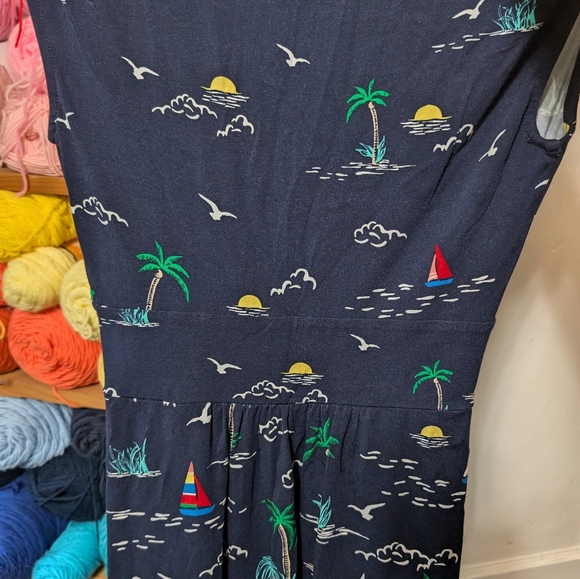 Dress - Picture 4 of 4